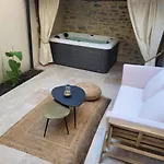 Lieu Unique Coeur De Ville Avec Terrasse Et Jacuzzi